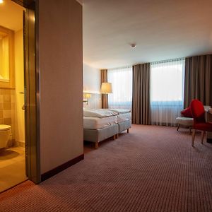 Standard Zimmer mit Kingsize-Bett